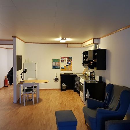 Volda Hostel, Bed And Breakfast As Lauvstad Exterior foto