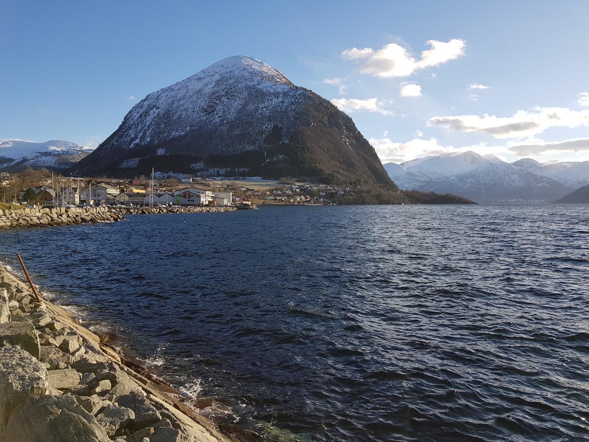 Volda Hostel, Bed And Breakfast As Lauvstad Exterior foto