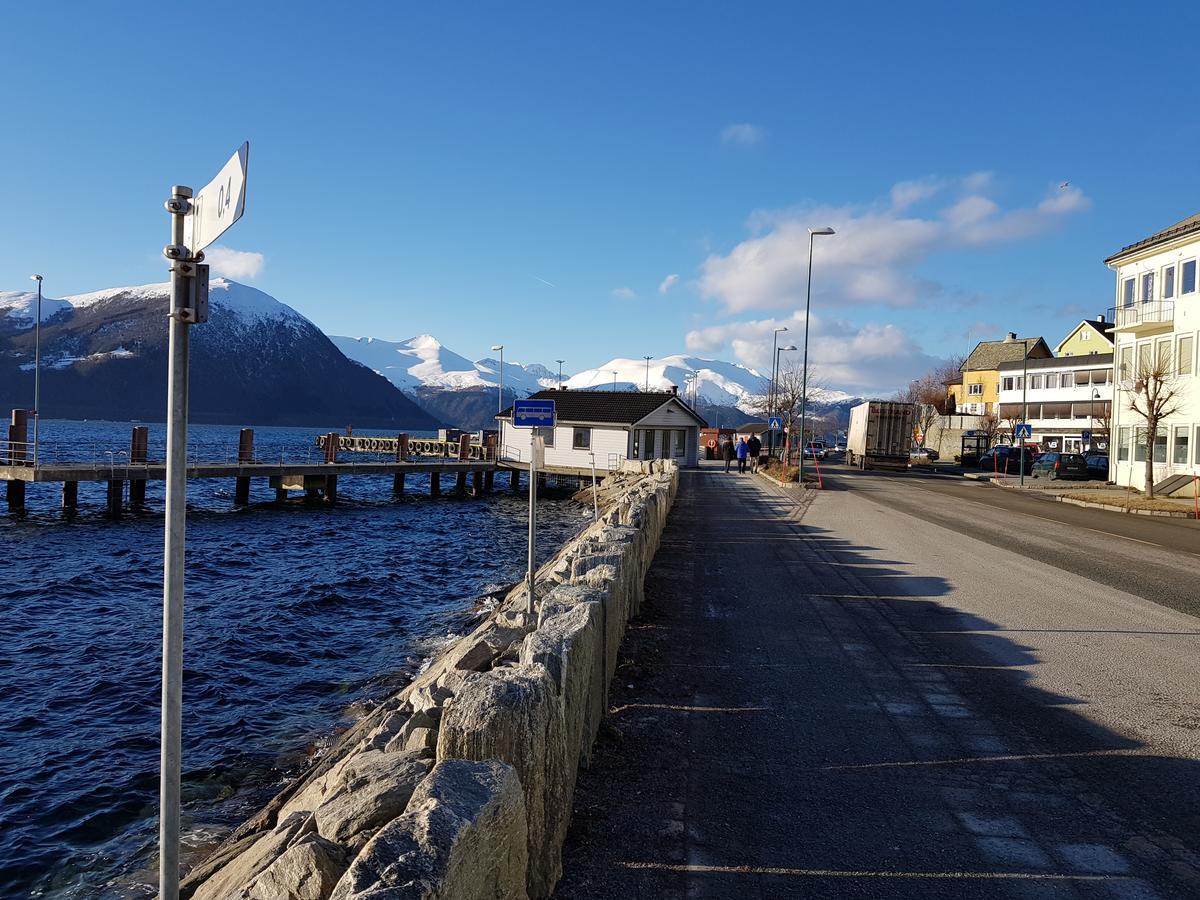 Volda Hostel, Bed And Breakfast As Lauvstad Exterior foto