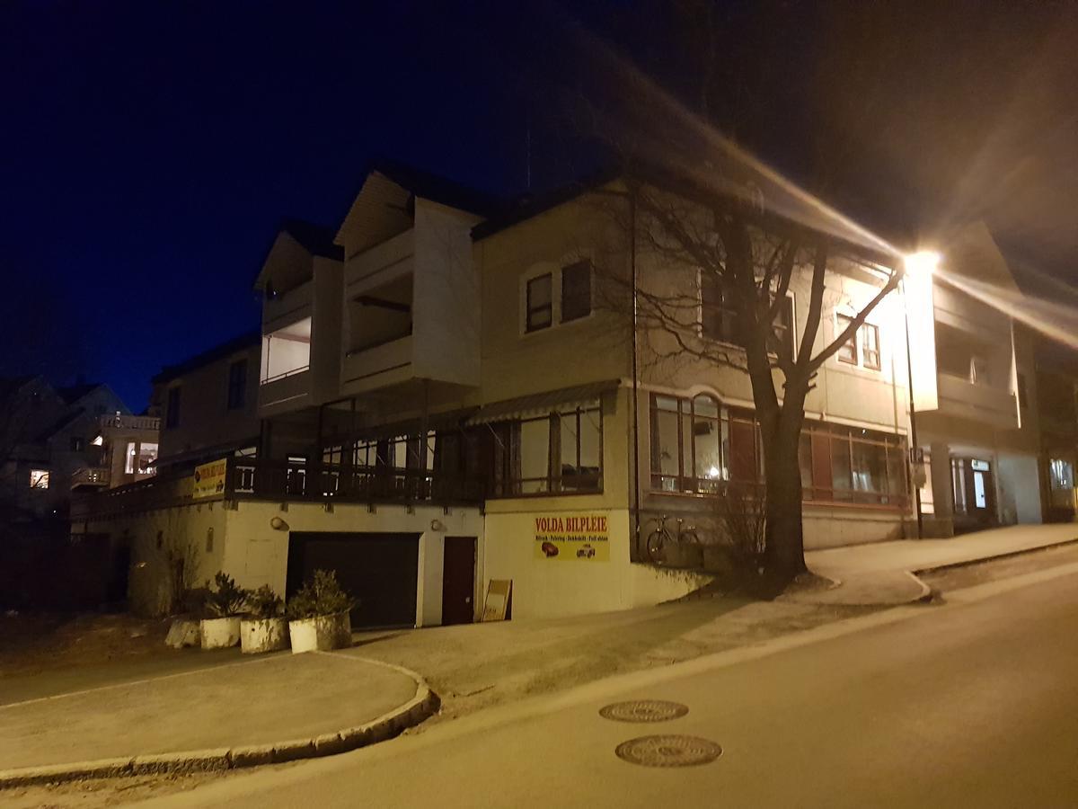 Volda Hostel, Bed And Breakfast As Lauvstad Exterior foto