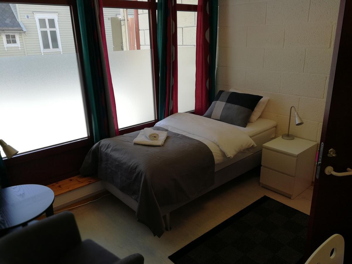 Volda Hostel, Bed And Breakfast As Lauvstad Exterior foto