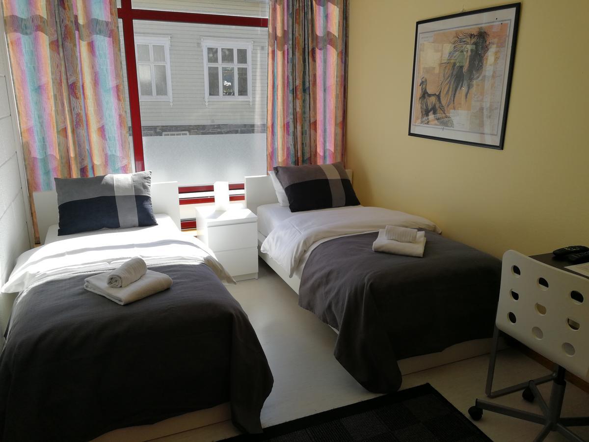Volda Hostel, Bed And Breakfast As Lauvstad Exterior foto