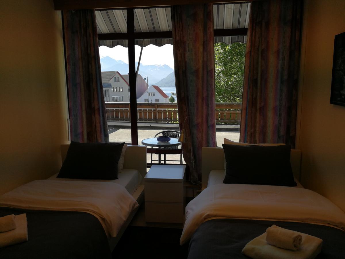 Volda Hostel, Bed And Breakfast As Lauvstad Exterior foto
