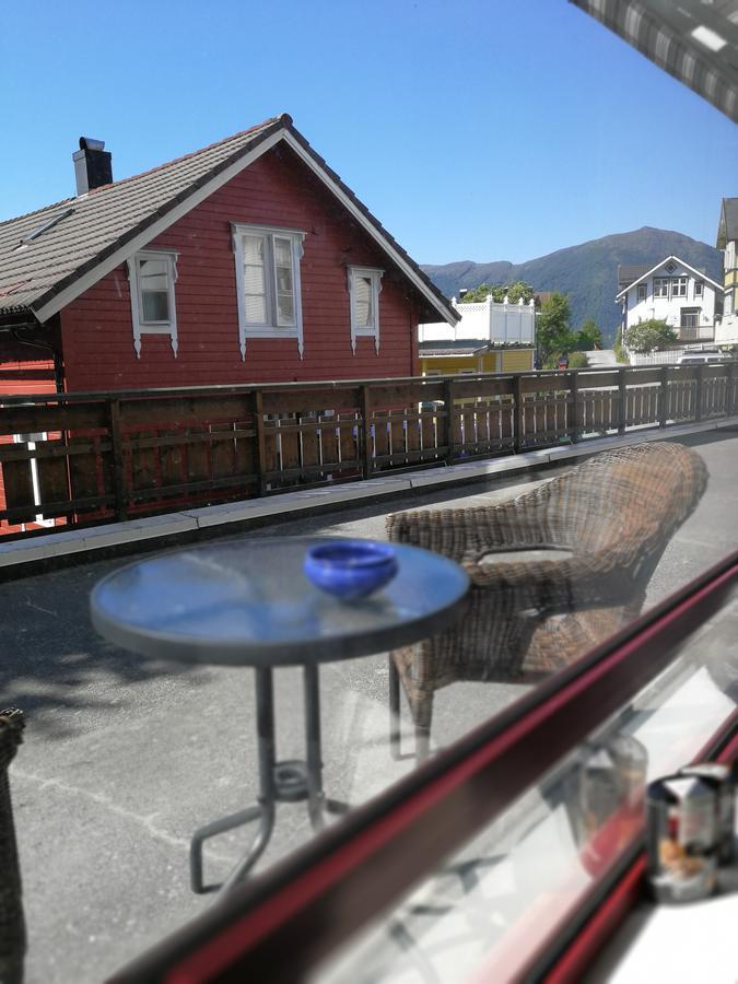 Volda Hostel, Bed And Breakfast As Lauvstad Exterior foto