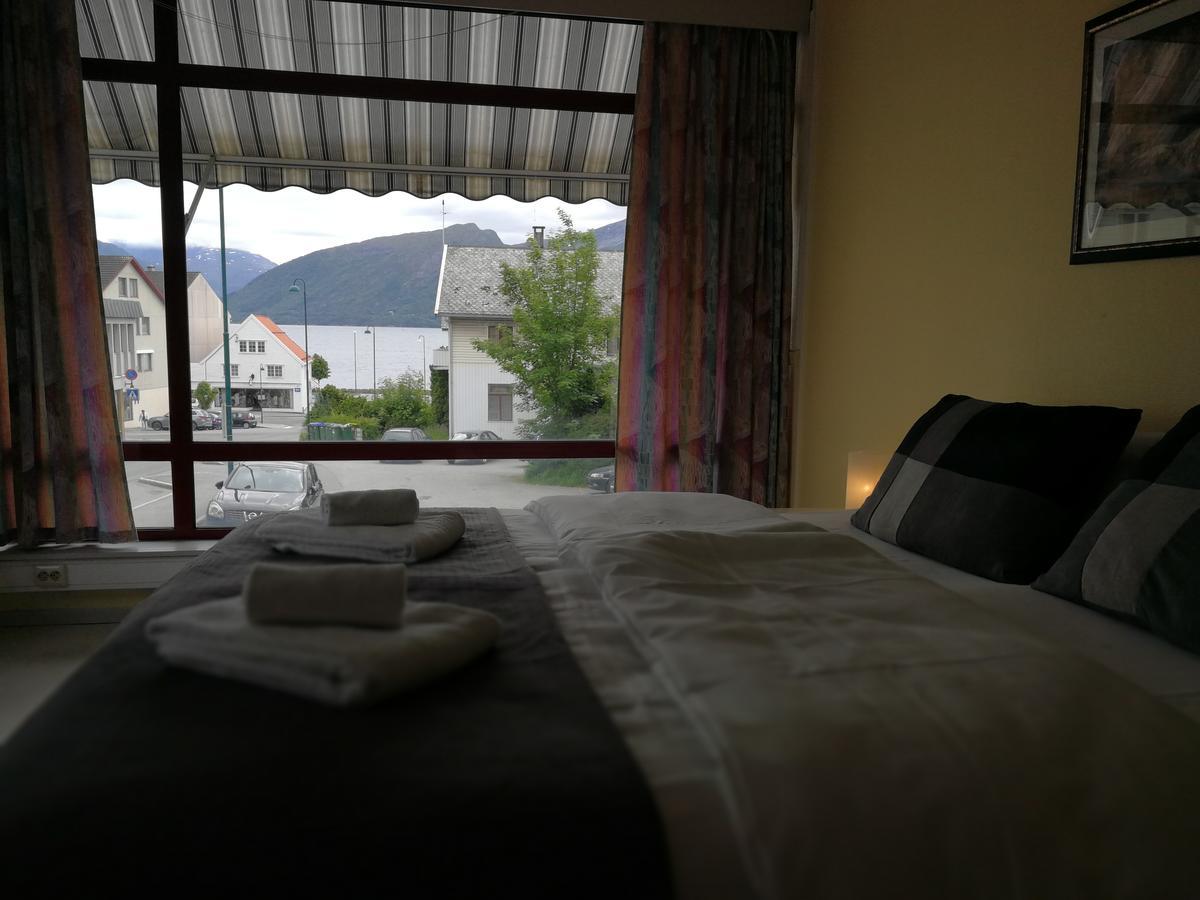 Volda Hostel, Bed And Breakfast As Lauvstad Exterior foto